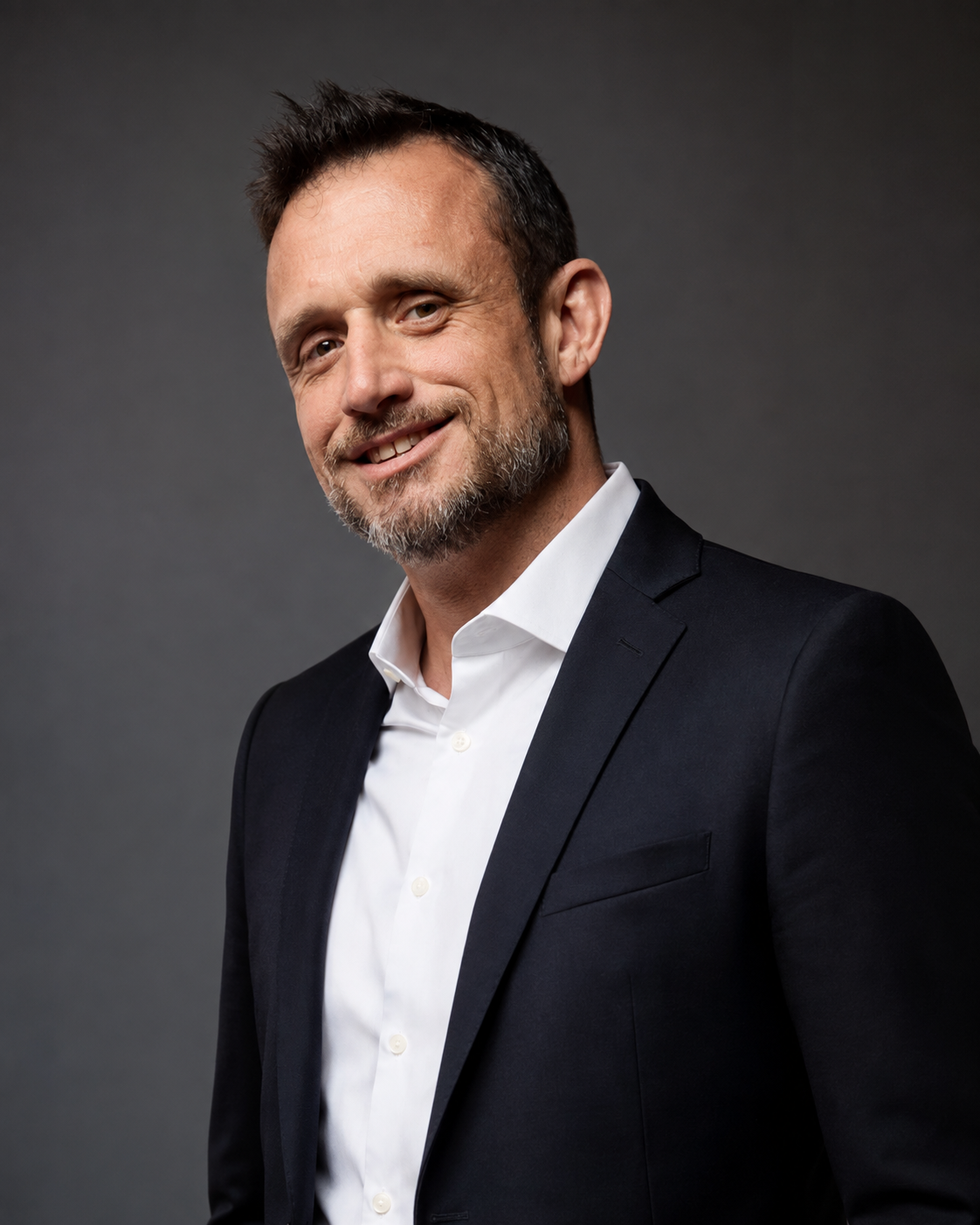 Professional portrait of Chris Pollitzer